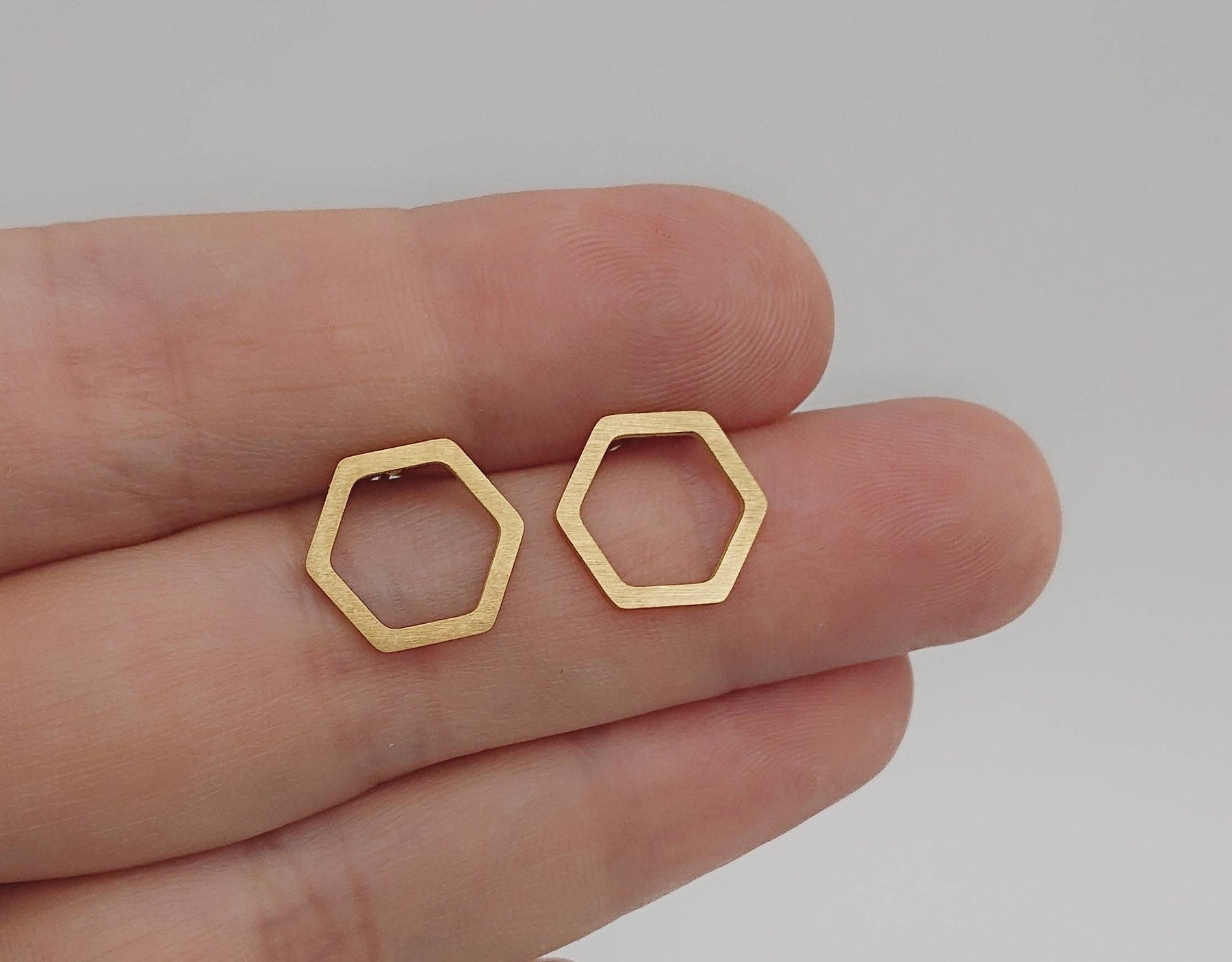 1 Paar schlichte Hexagon Ohrstecker-Edelstahl-Gold-vergoldet