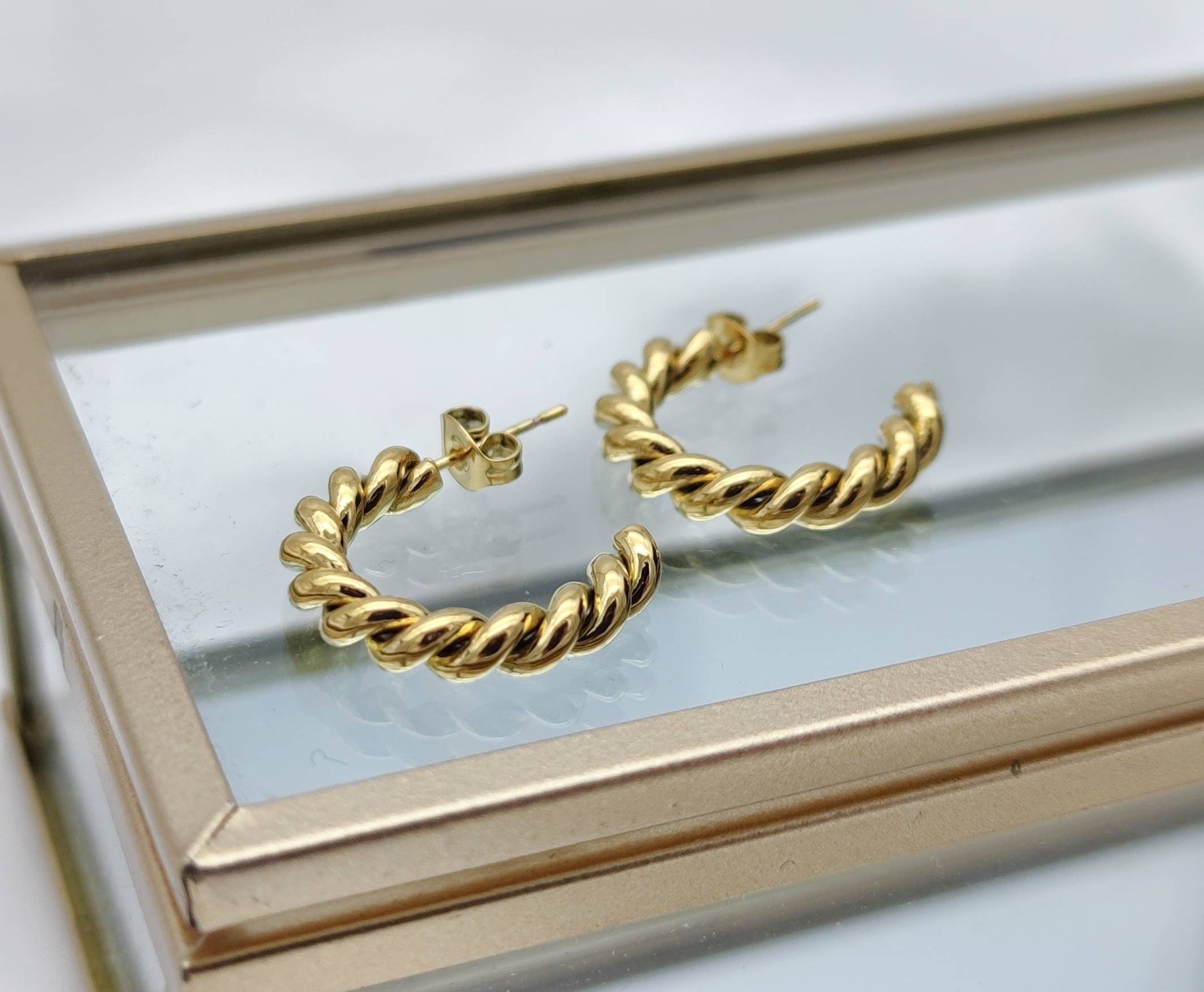1 Paar Creolen-Edelstahl-vergoldet-Ohrstecker gold-Ohrringe gold-gedreht-gewunden-Creolenohrstecker-Twist-Hoops