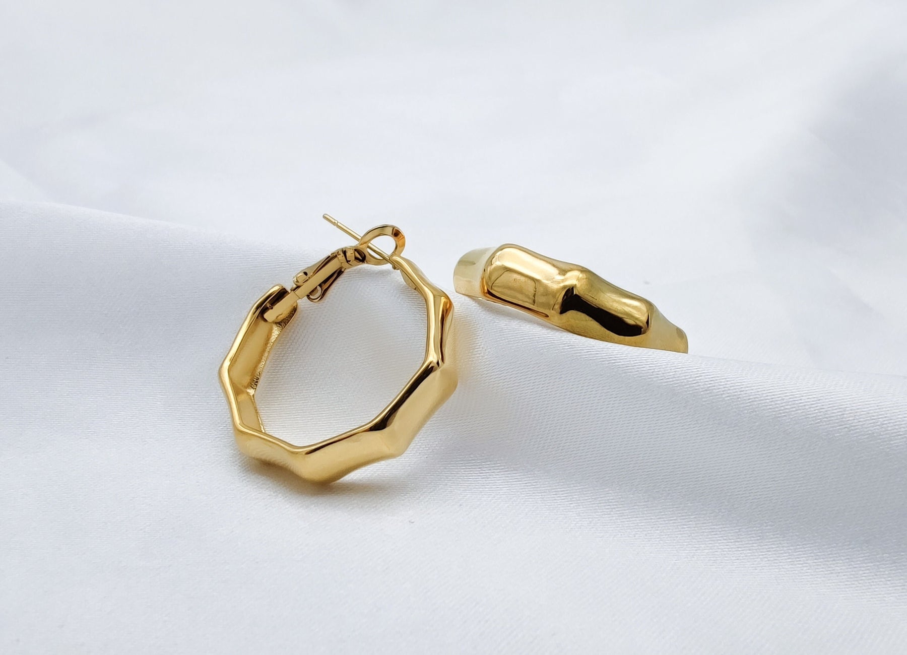 1 Paar Creolen-Edelstahl-vergoldet-Ohrringe gold-edel-elegant-Creolen gold-Ohrstecker gold-Schmucktrend