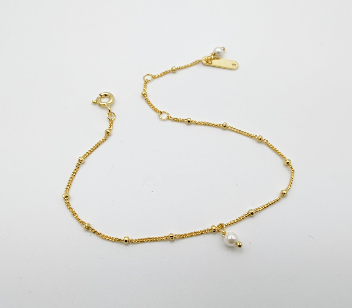 Zartes Armband-Kugelarmband-Stapelarmband-Perlenschmuck-schlicht-minimalistisch-925er Silber-vergoldet-Satellitenarmband-Kugelarmband-Perle