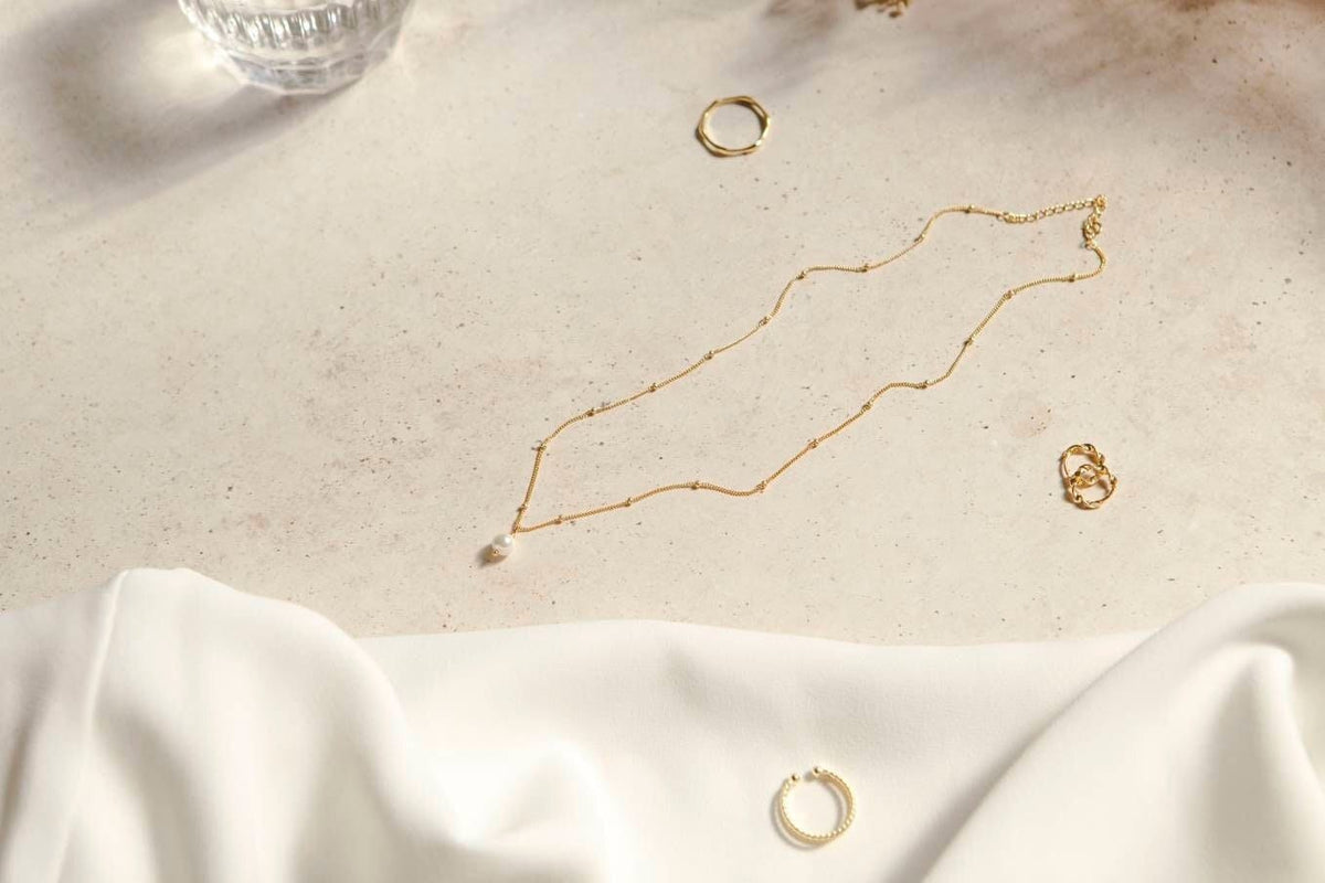 Zarte Halskette mit Perlenanhänger-Brautschmuck-Brautjungfer-schlicht-minimalistisch-Perle-925er Silber-vergoldet-edel-elegant